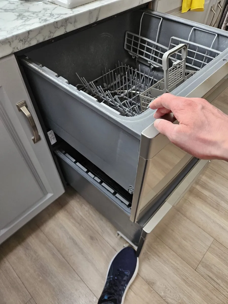 Fisher and Paykel Double Dishwasher - Image 3