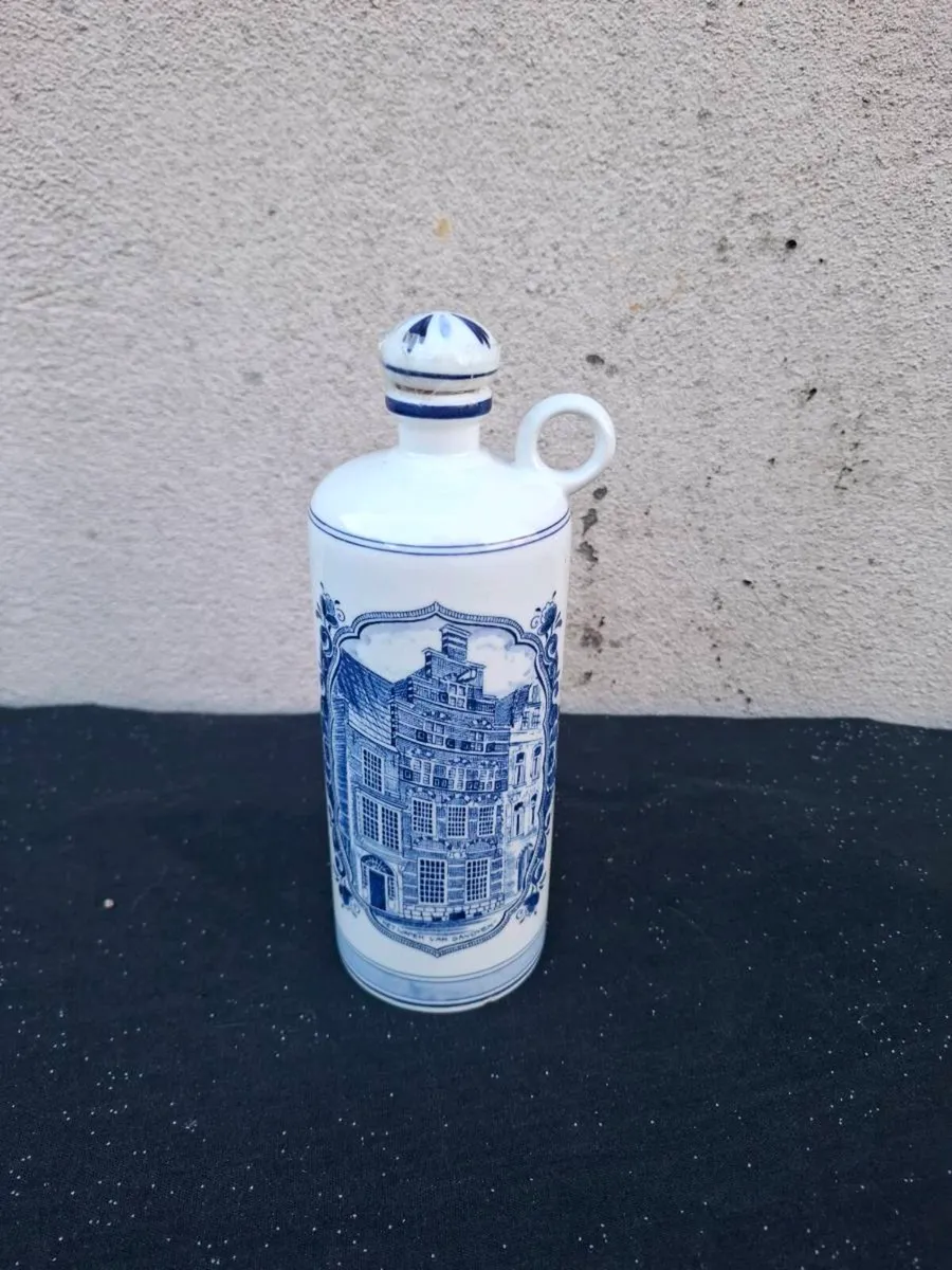 Delft blue bottle postage possible - Image 1