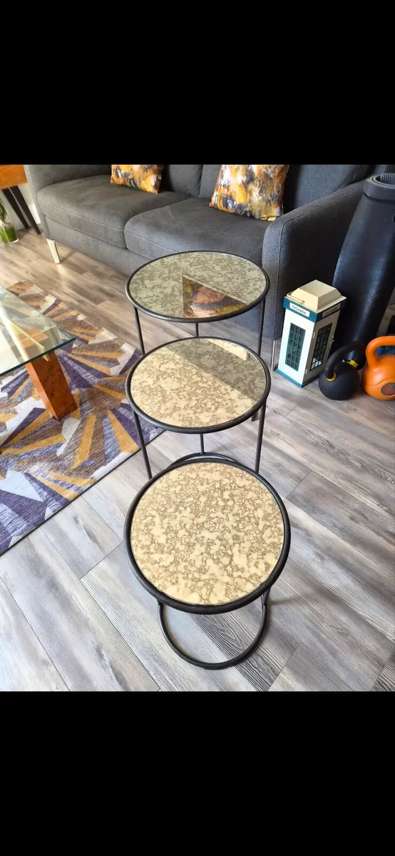 Nest of tables mirrored - Image 4