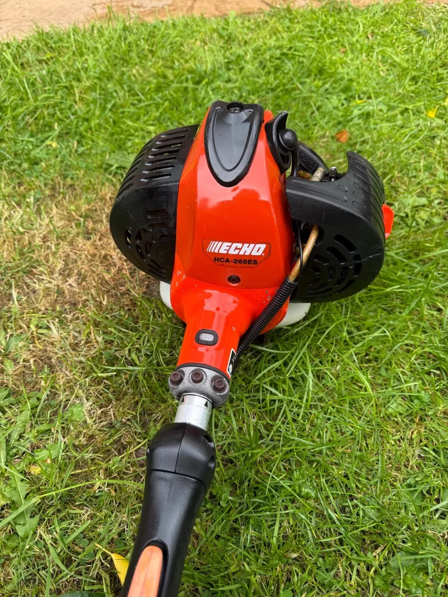 Echo HCA-265ES long reach hedge trimmer - Image 3