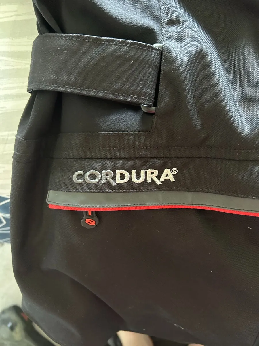 Held GoreTex jacket - Image 3