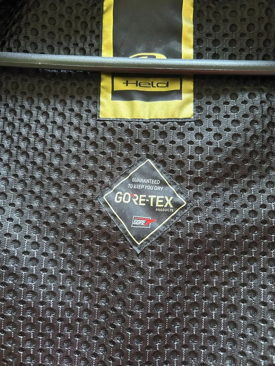 Held GoreTex jacket - Image 4