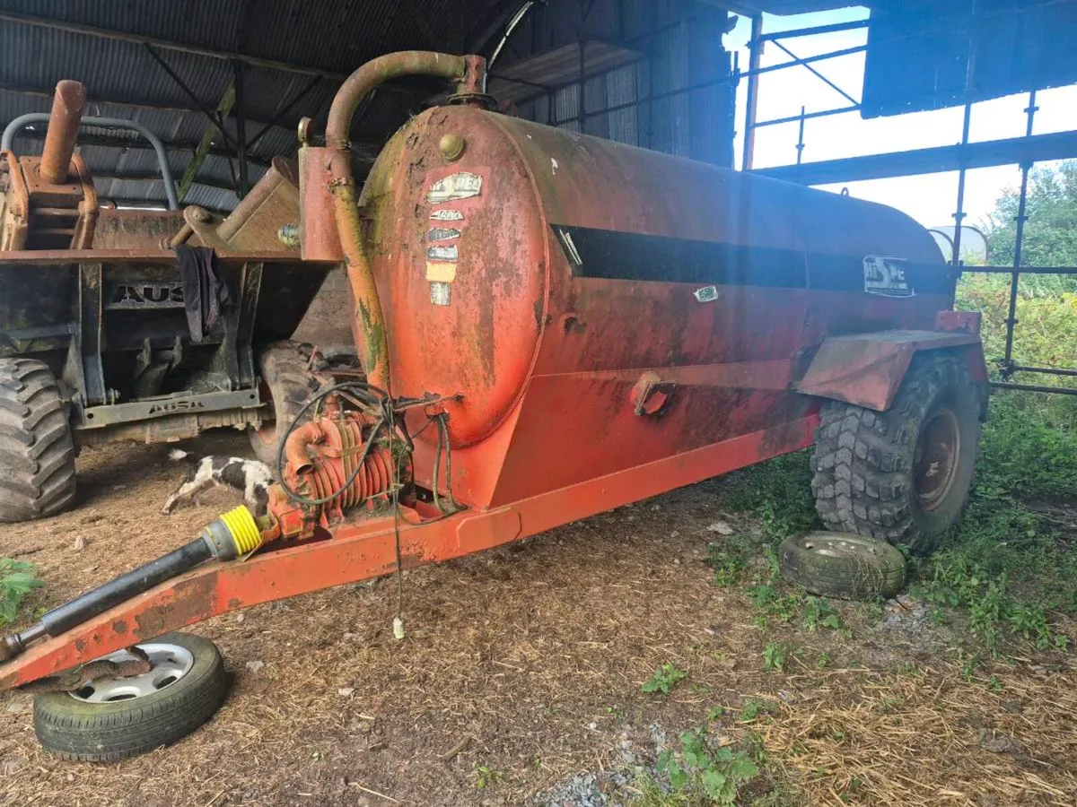 Slurry tanker - Image 1