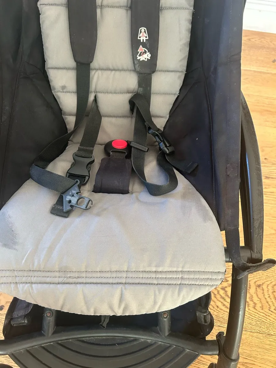 Babyzen Yoyo pushchair plus newborn pack - Image 3