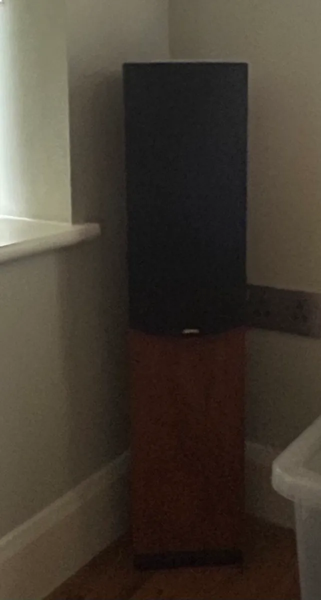 Yamaha Receiver & 5.1 Jamo Speakers - Image 2