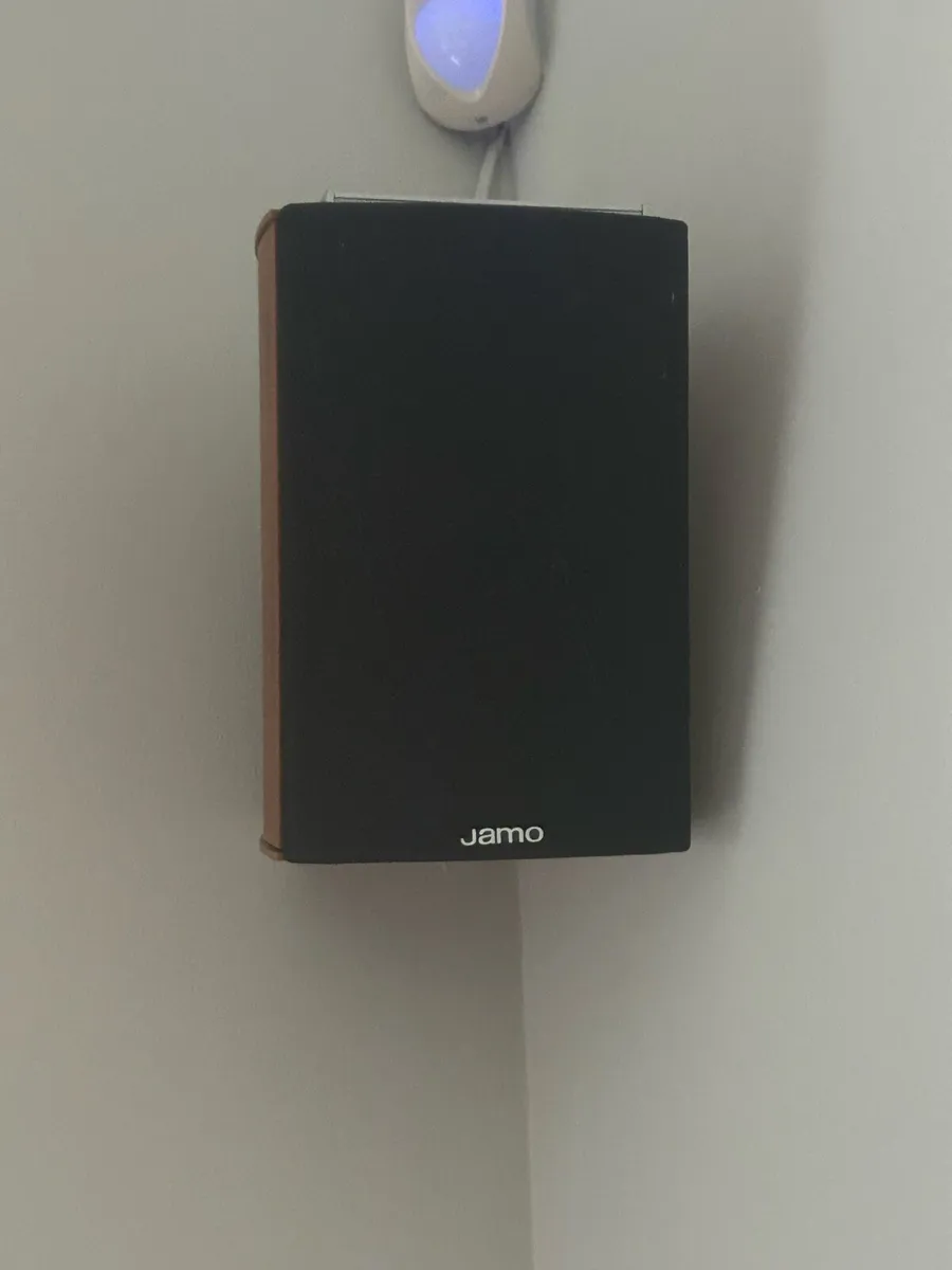 Yamaha Receiver & 5.1 Jamo Speakers - Image 3