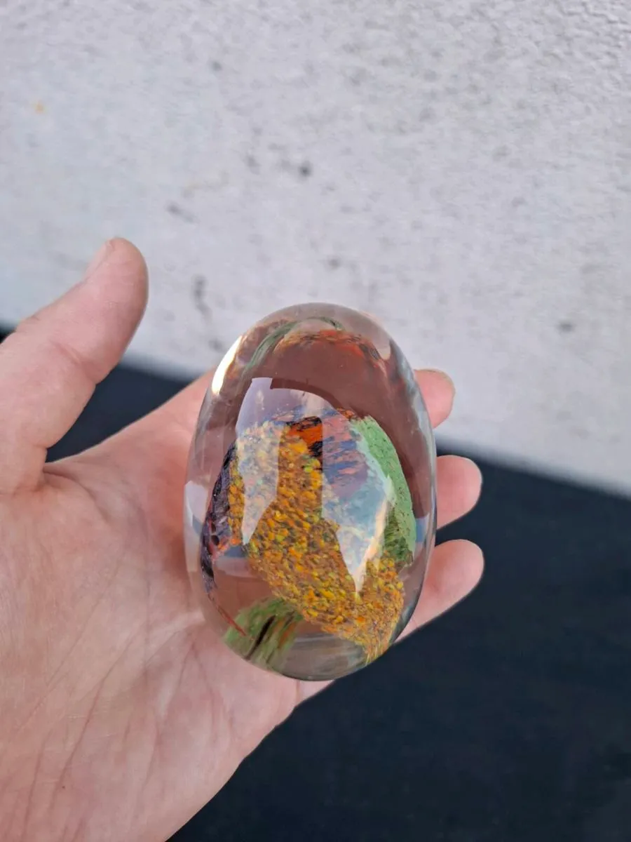 Egg glass paper weight possible to post - Image 1