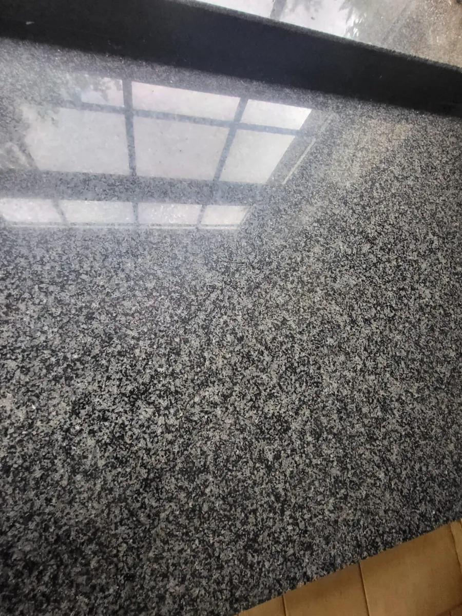 Fitted kitchen and granite worktop - Image 4