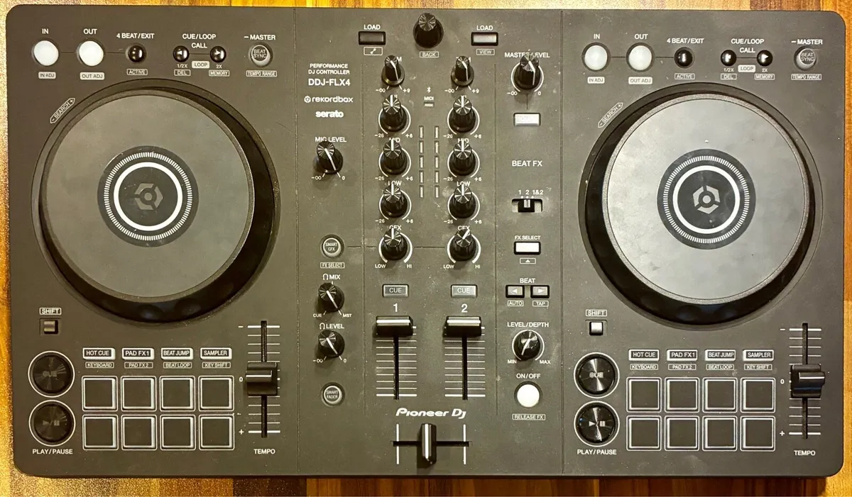 DDJ-FLX 4 - Image 1