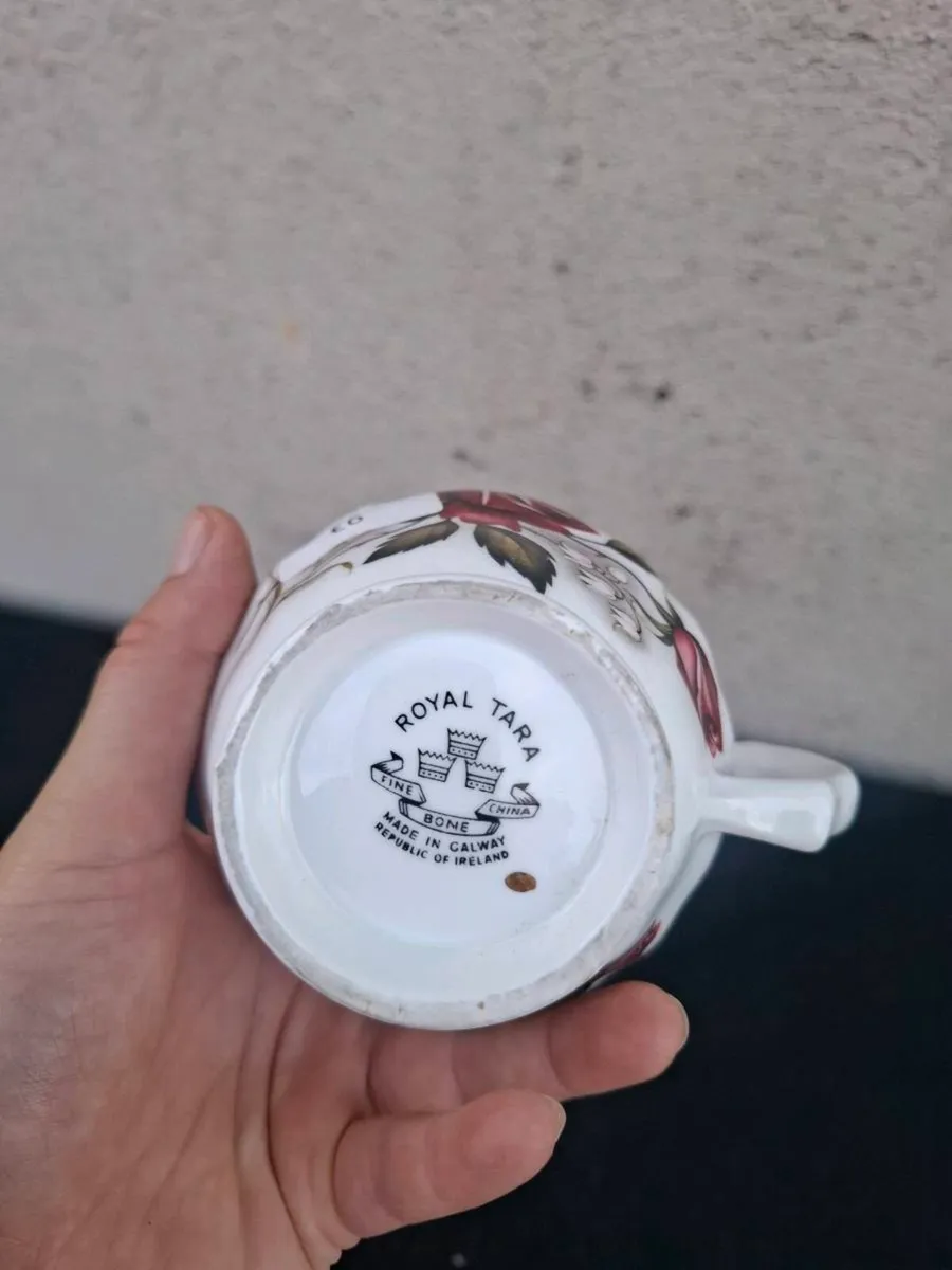 China royal tara milk jug postage possible - Image 2
