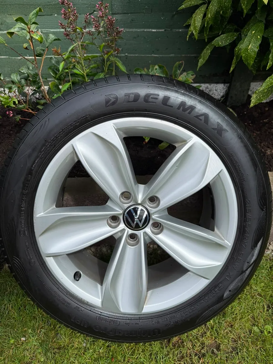 Genuine Volkswagen 17” alloy wheels - Image 3