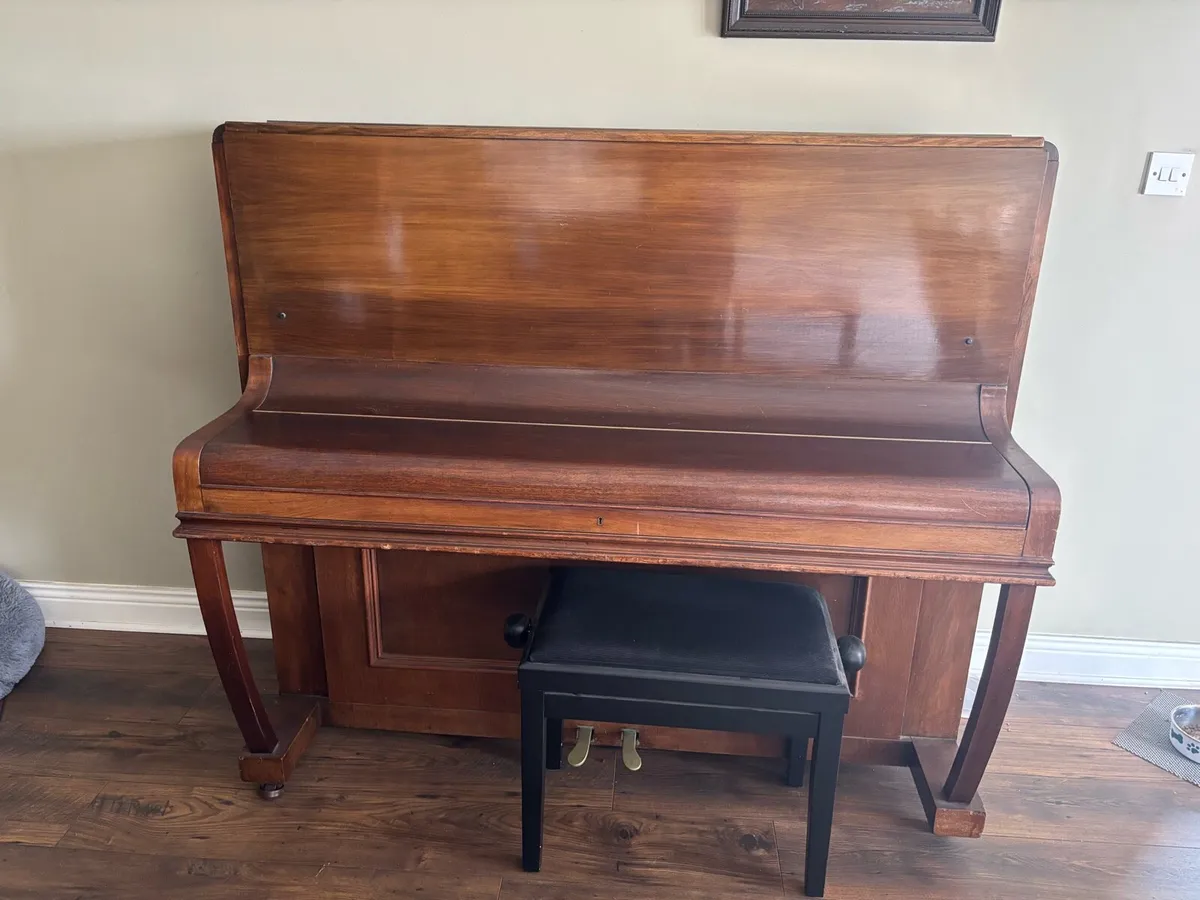 Upright Piano - Image 1