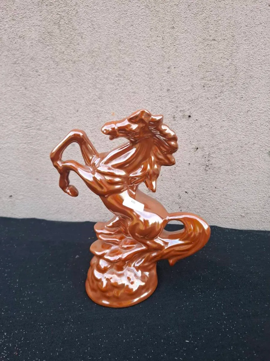 Ceramic orange horse statue postage possible - Image 1
