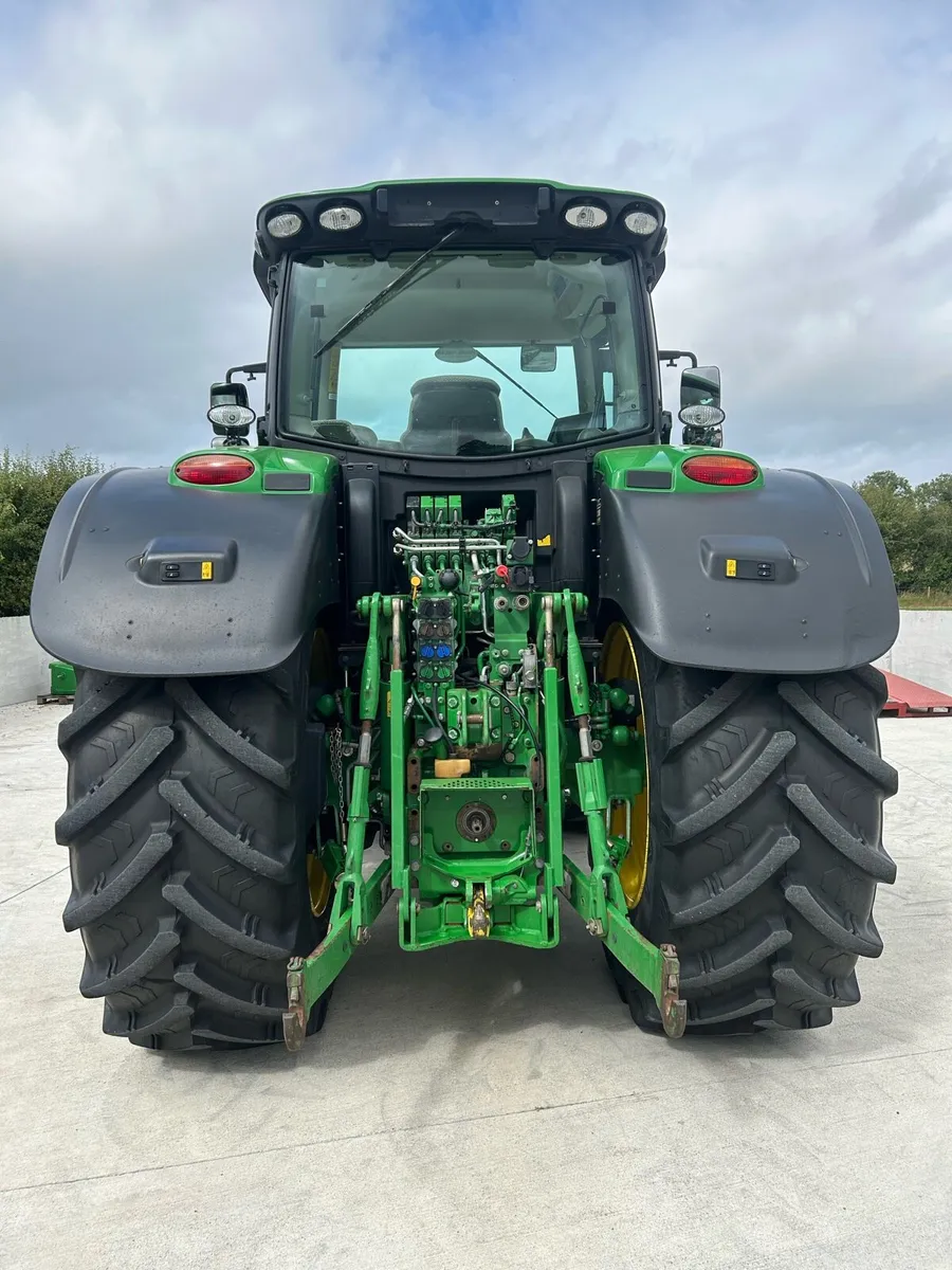 John Deere 6215R - Image 4