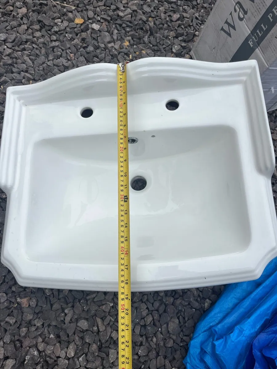 Sink and pedestal - Image 3