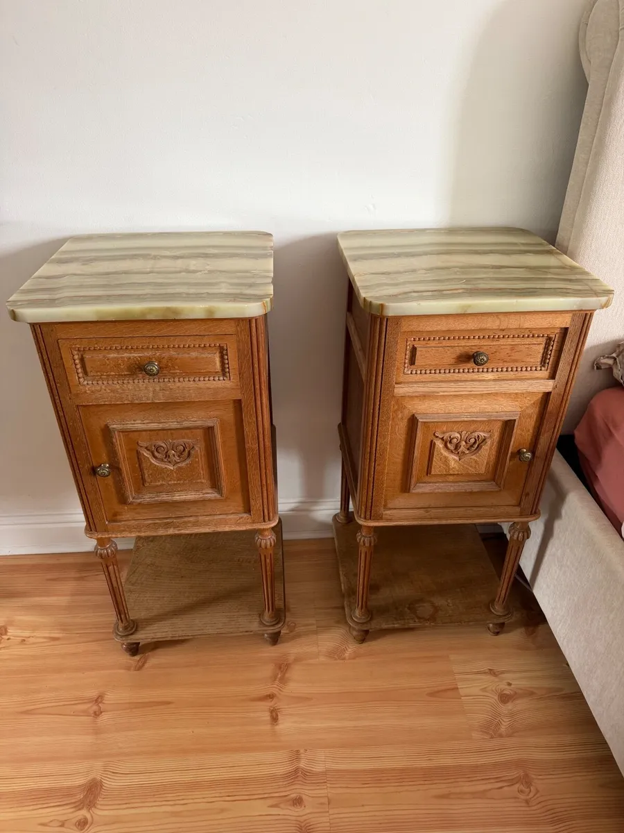 Bed side table - Image 1