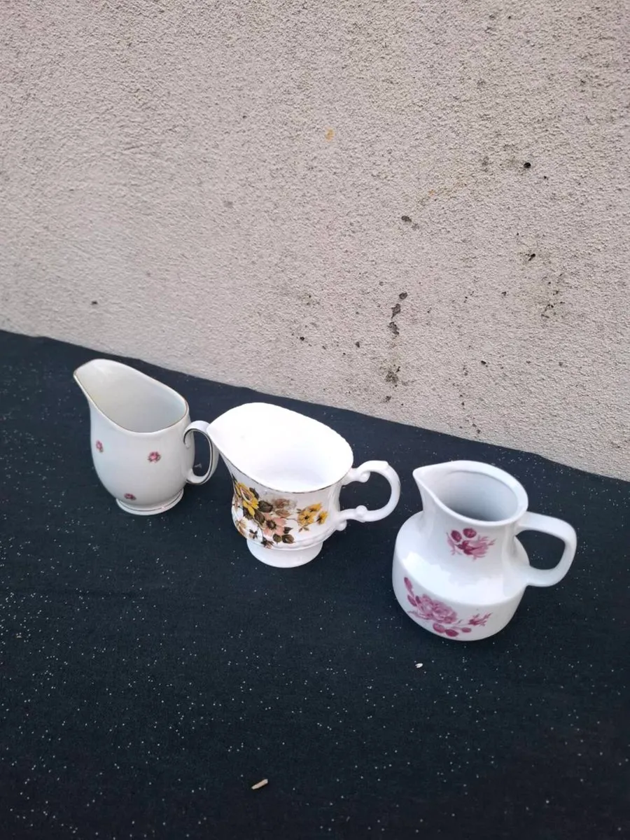 3 china milk.jugs possible to post - Image 2