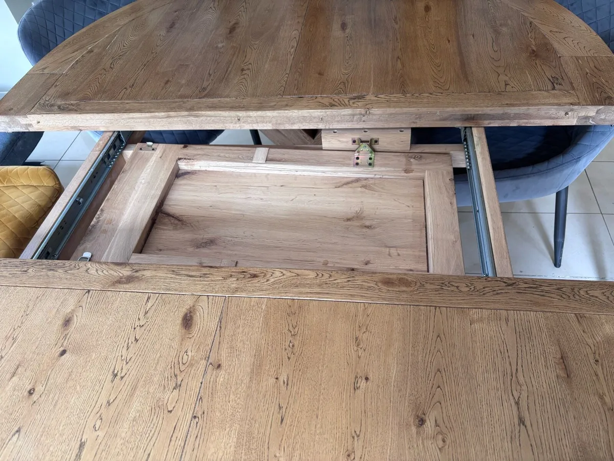 Large oak dining table and 8 upholstered chairs - Image 3