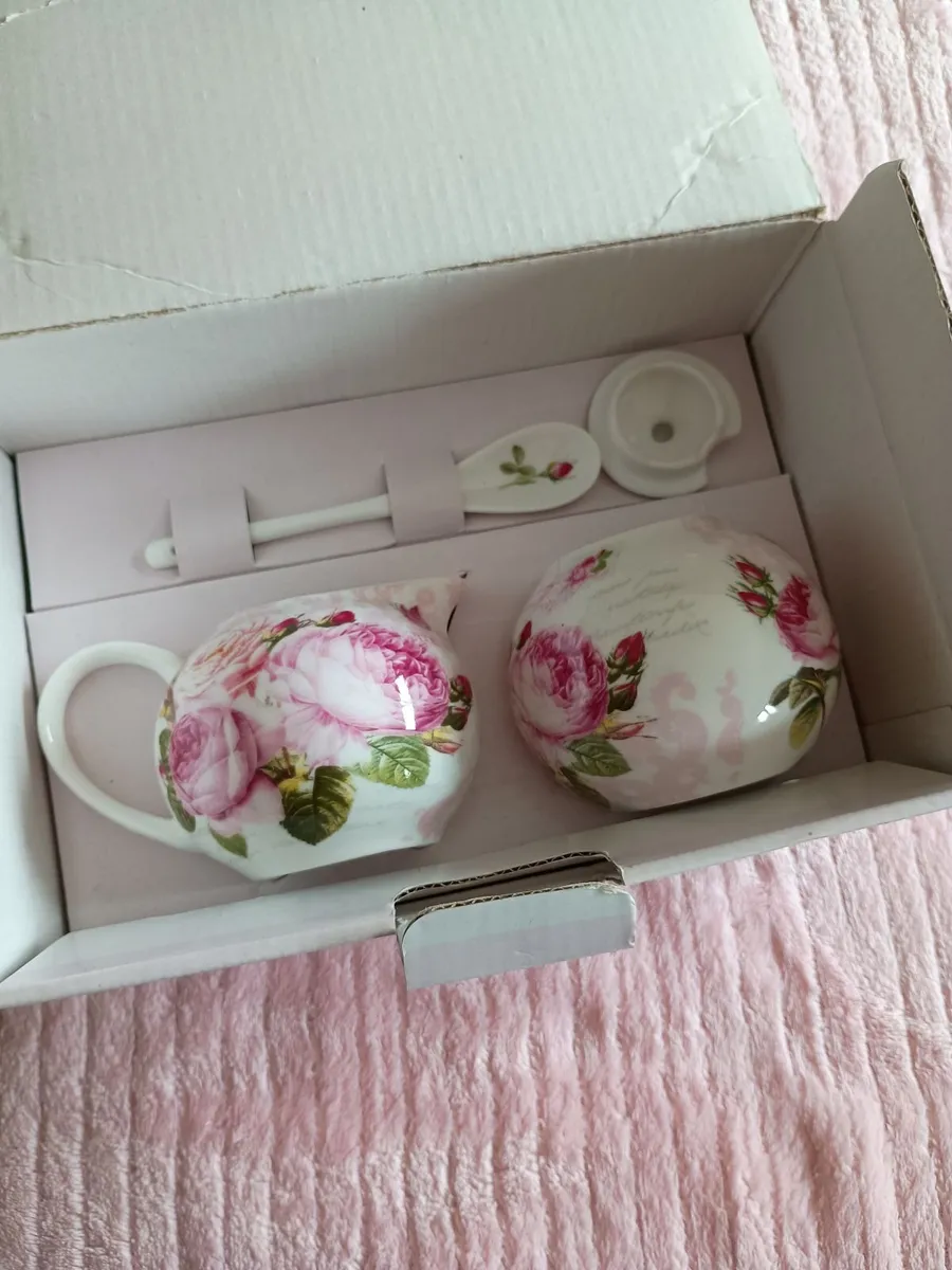 Assorted ware - Image 2