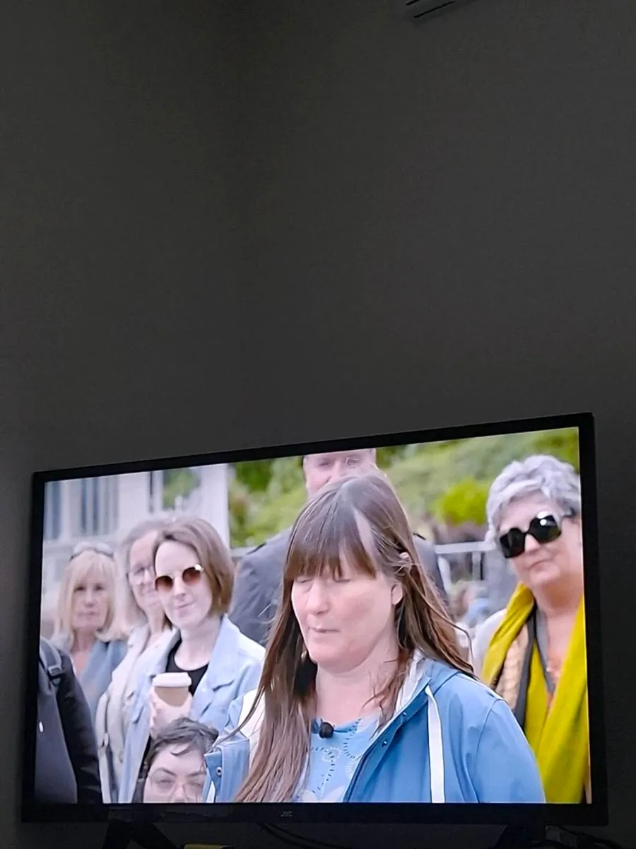 37" jvc smart tv