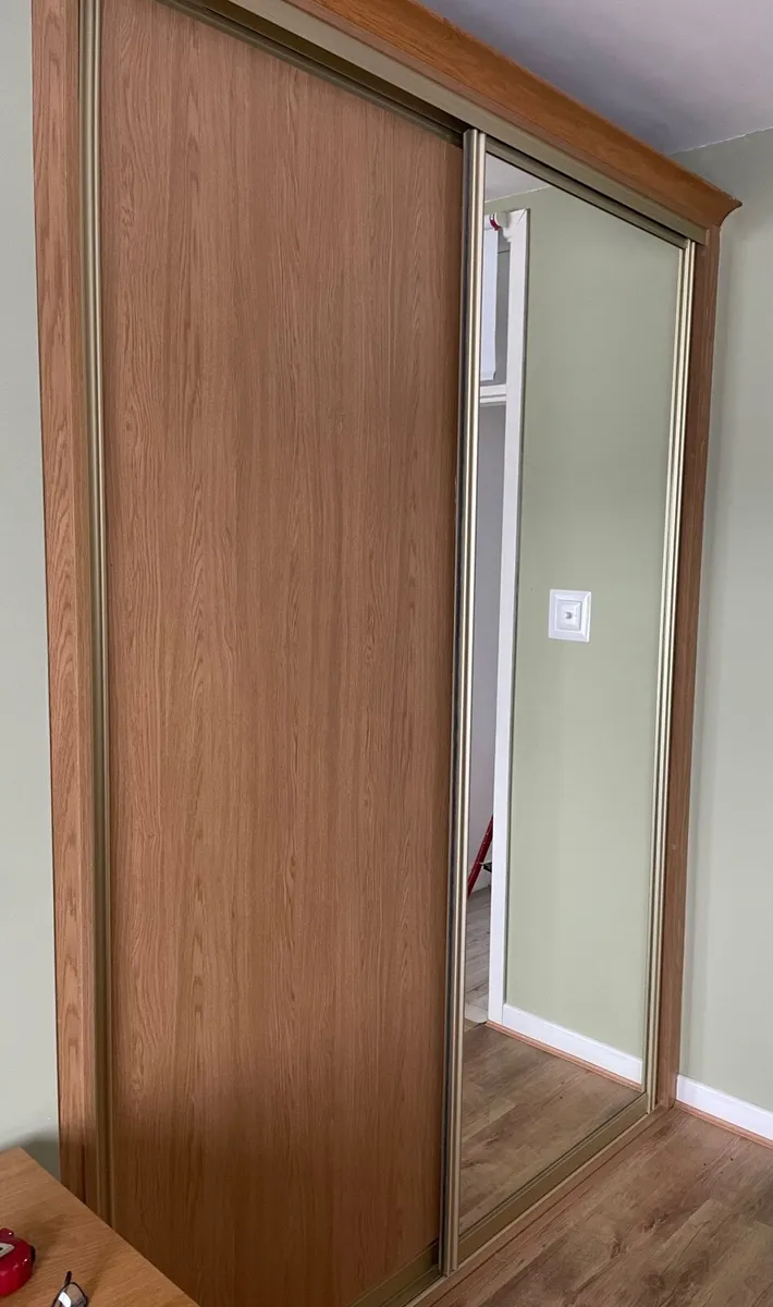 Sliding doors wardrobe - Image 1