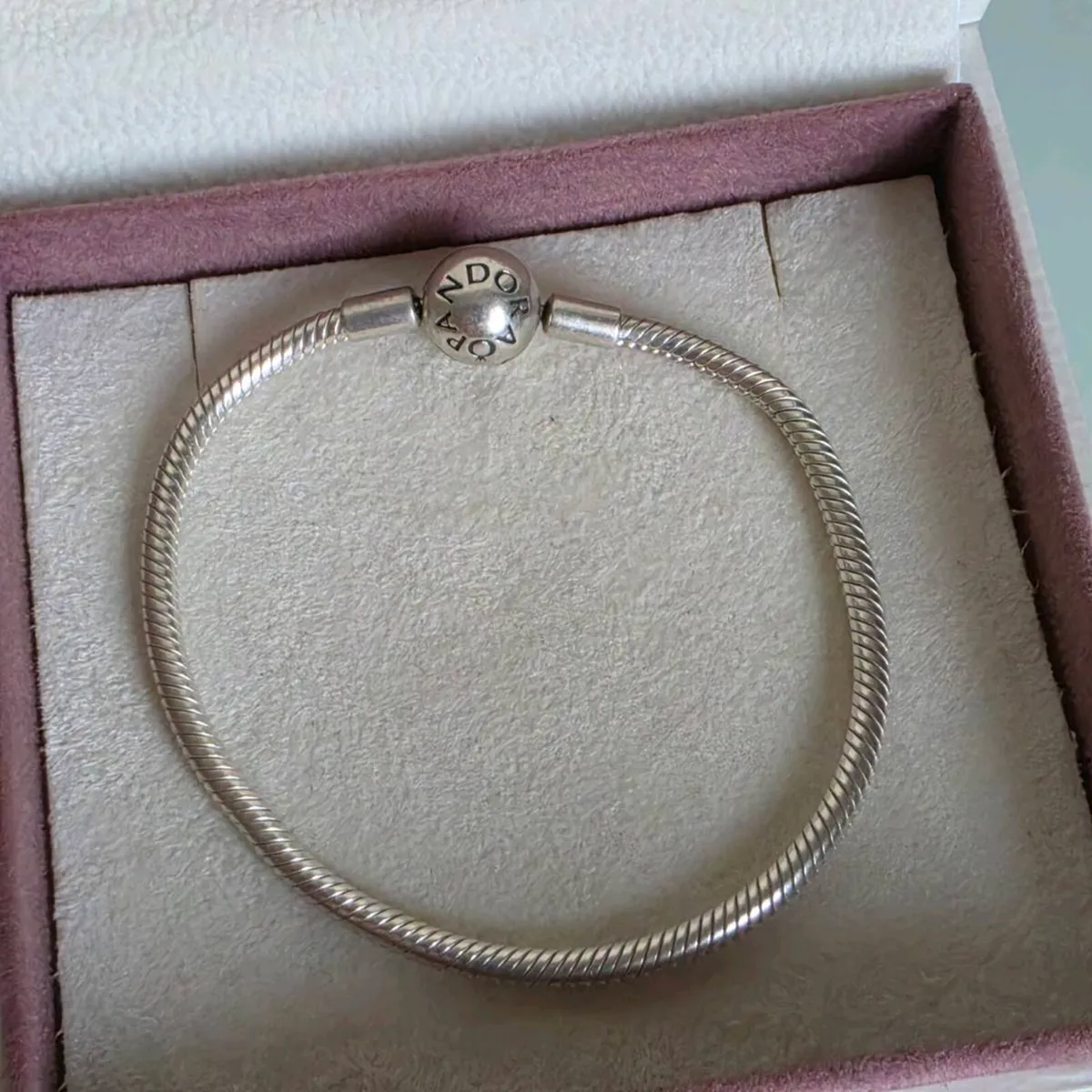 Pandora bracelet moments claps very good condition - Image 1
