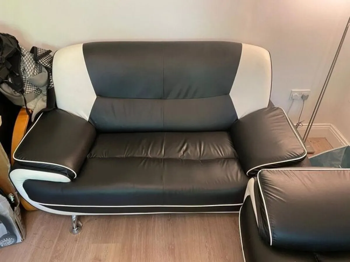 Modern 2-Piece Leather Sofa Suite - 190 - Image 1