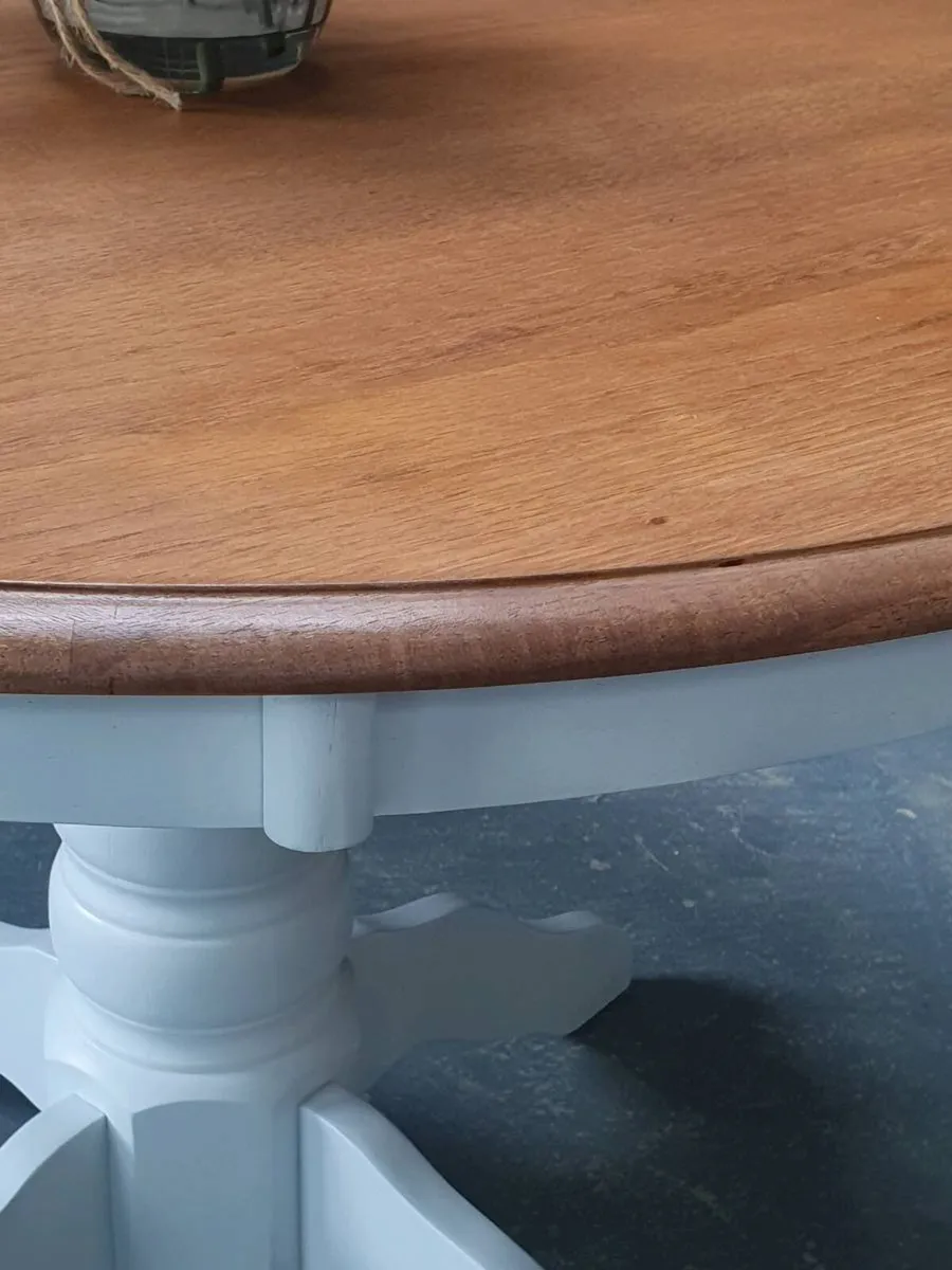 4 seater solid oak dining table - Image 4