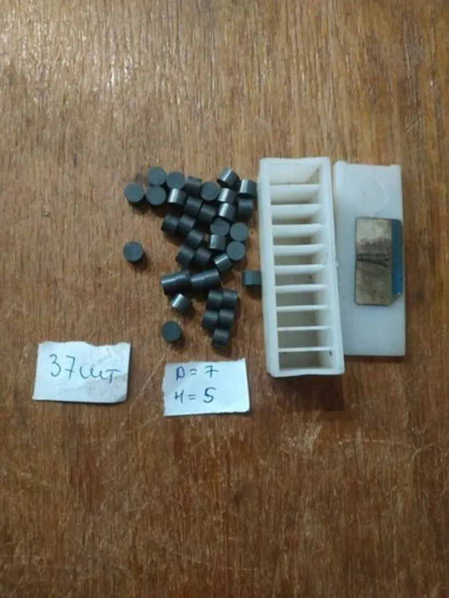 18 pcs Soviet CBN Cutting Tool Inserts 7x5 mm