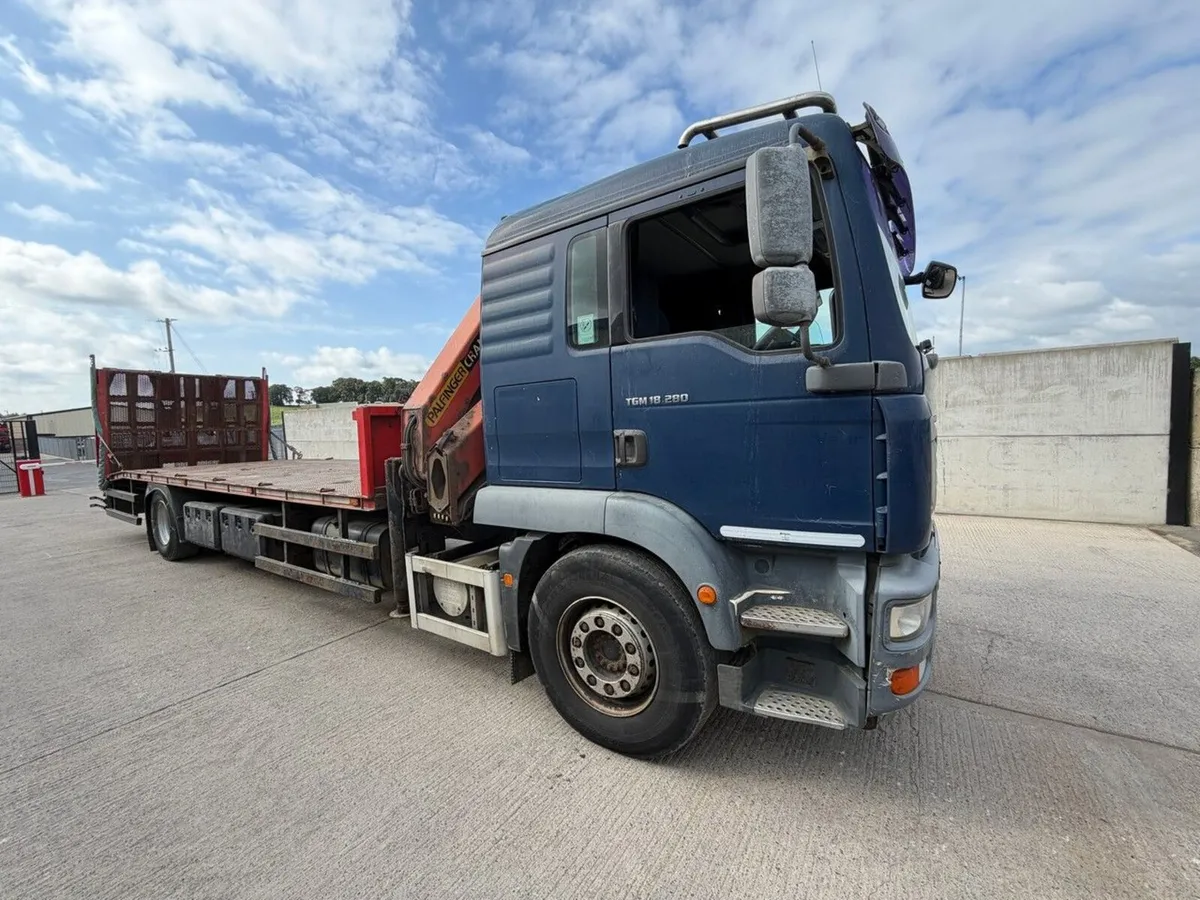 MAN TGM 18.280 18 TON BEAVERTAIL CRANE LORRY ON AI - Image 1