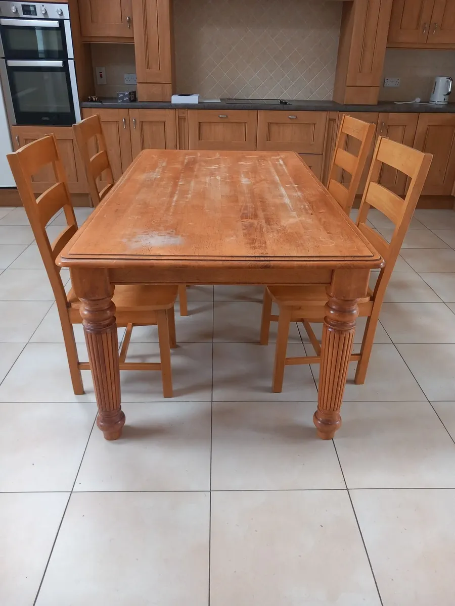 Kitchen table and 4 chairs - Image 1