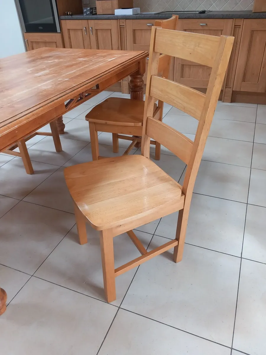Kitchen table and 4 chairs - Image 3