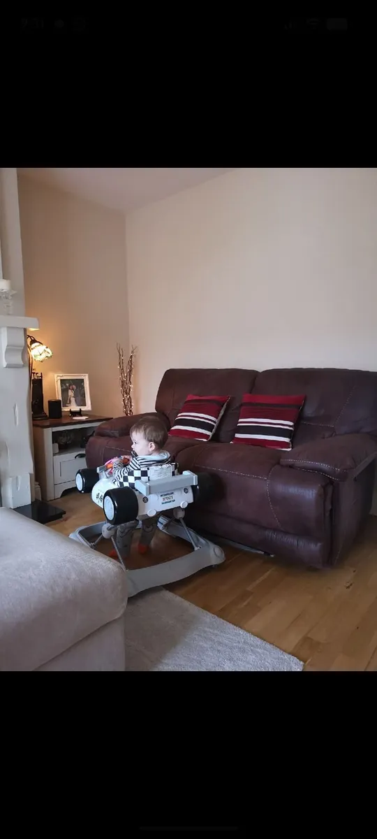 2 brown recliner sofas 2.5 seaters