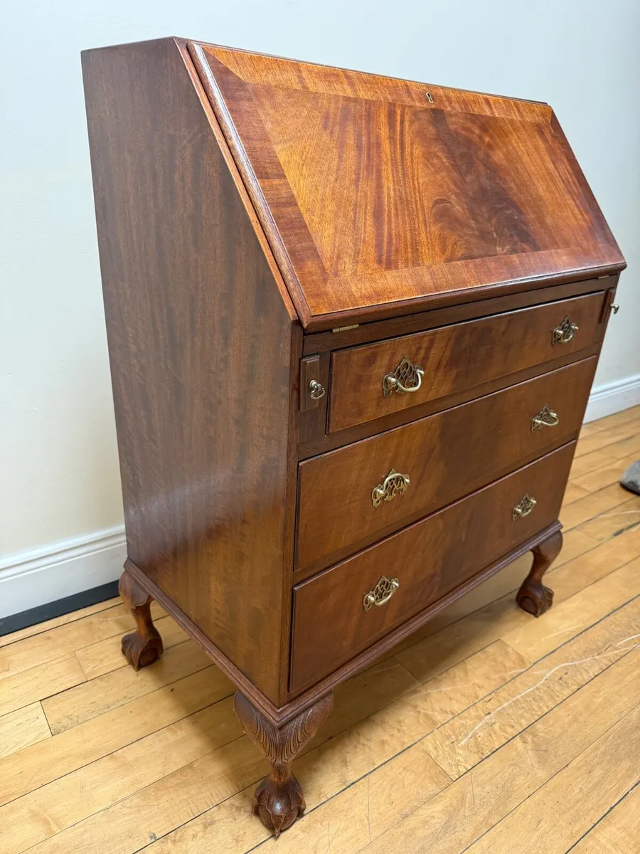 Small antique writing desk. - Image 1