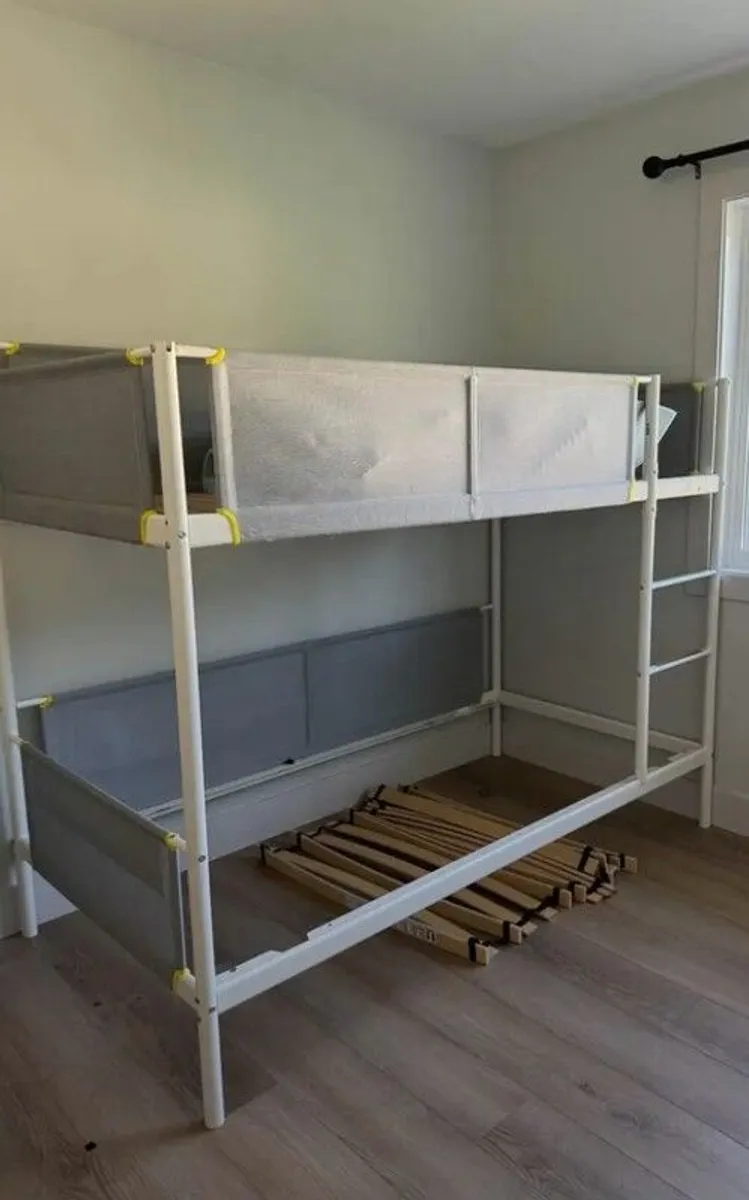 Bunk bed - Image 1