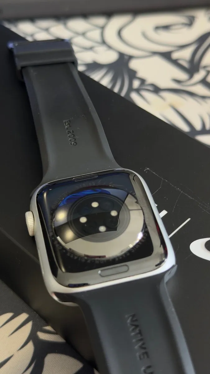 Apple Watch Series 6 Nike 44mm GPS Silver + Box - Image 4