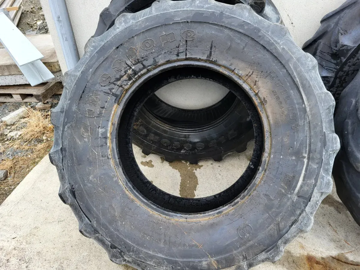 Teleporter tyres 440/80R28 Set - Image 4