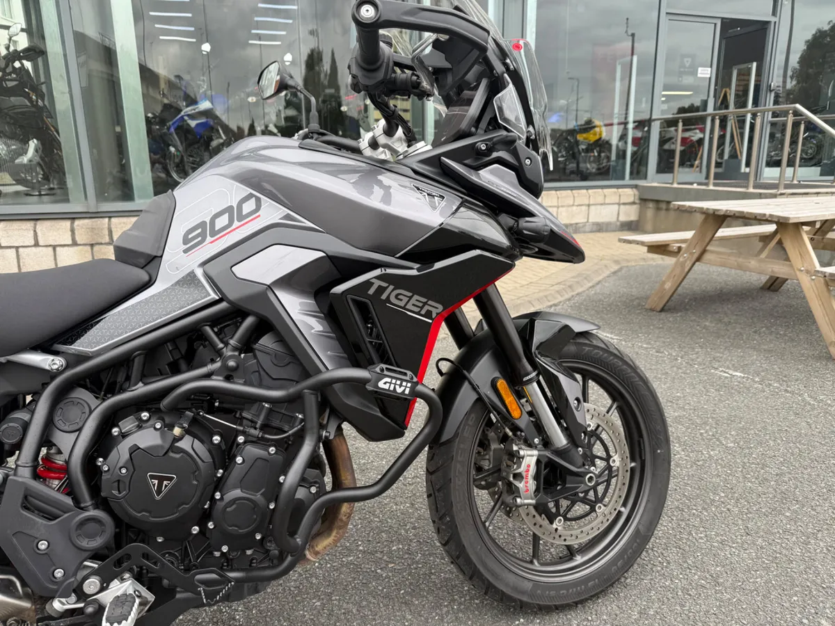 2024 Triumph Tiger 900 GT Pro - Image 2