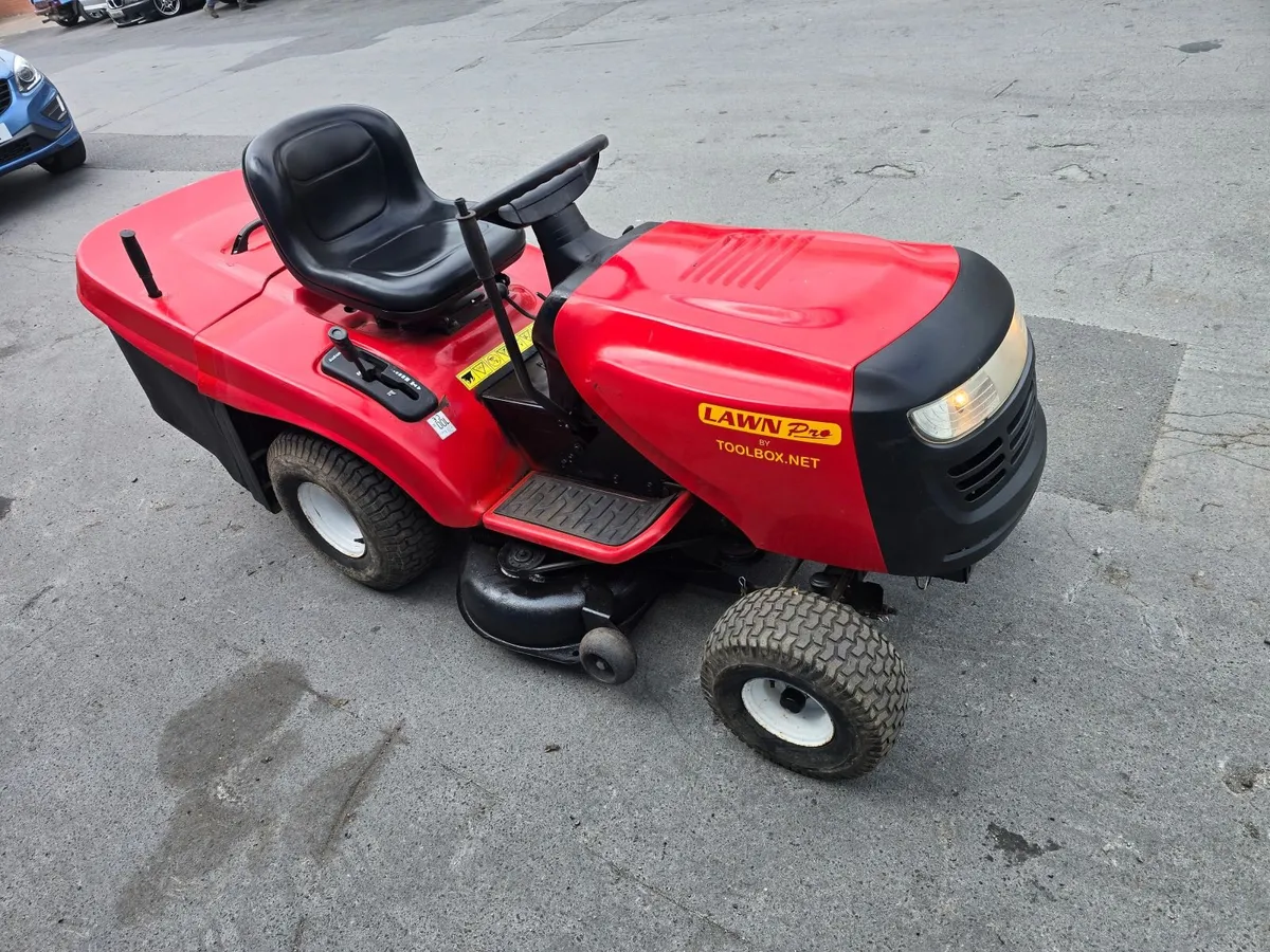 Ride on mowers - Image 4