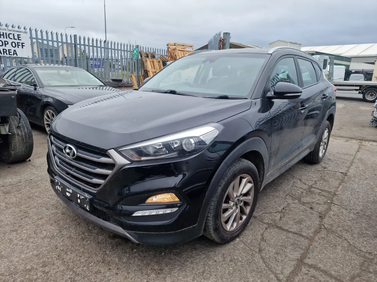 2015 HYUNDAI TUCSON 1.7CRDI MANUAL FOR BREAKING - Image 2