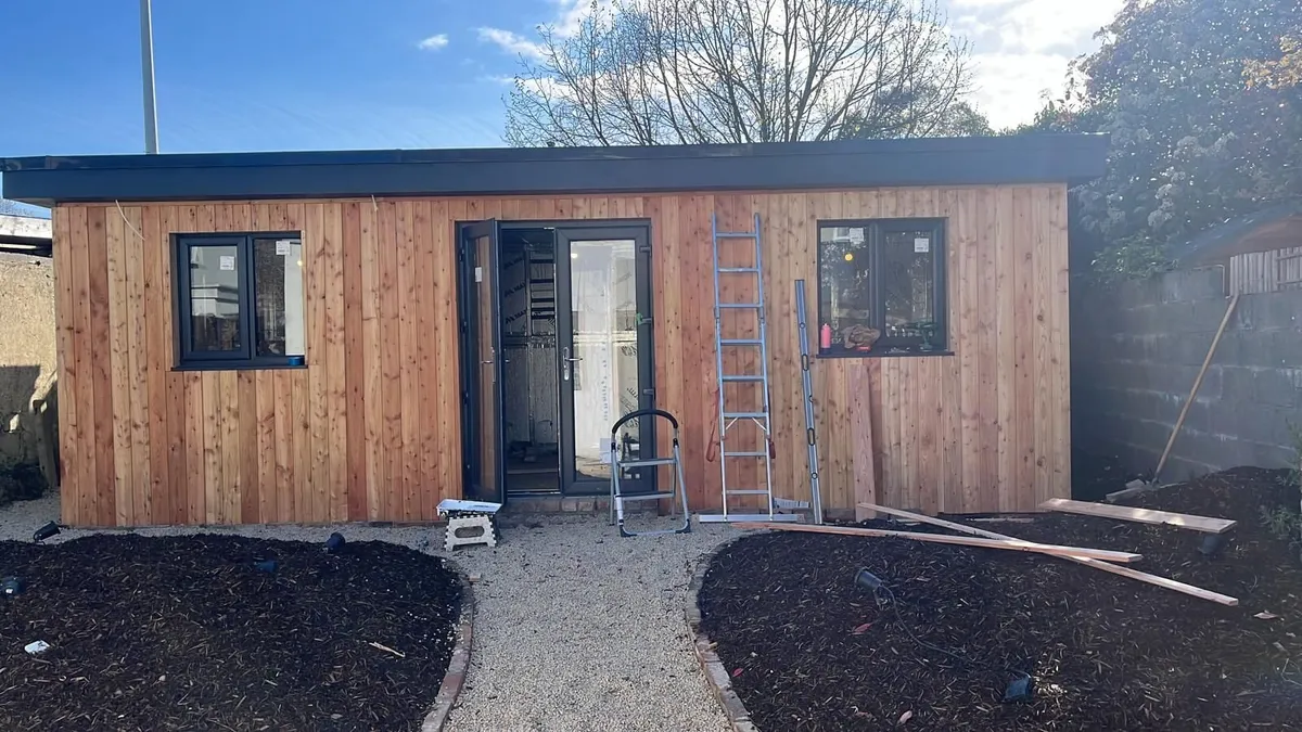 Larch cladding shadow gap profile - Image 3
