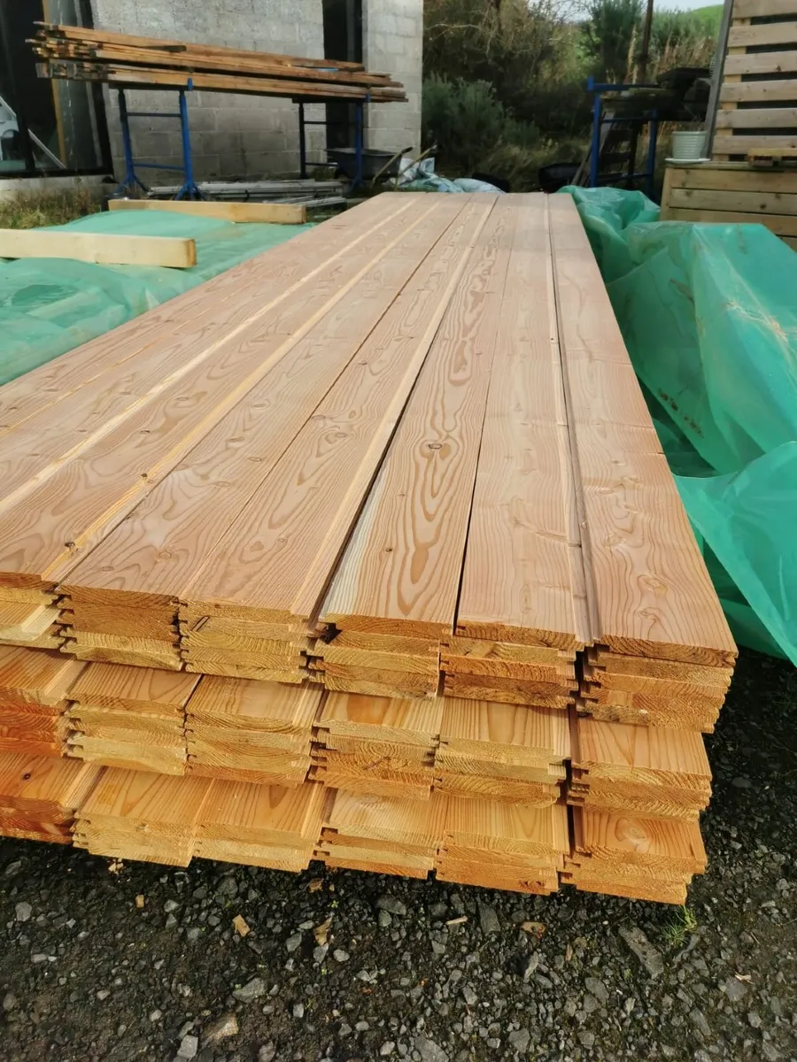 Larch cladding shadow gap profile - Image 1