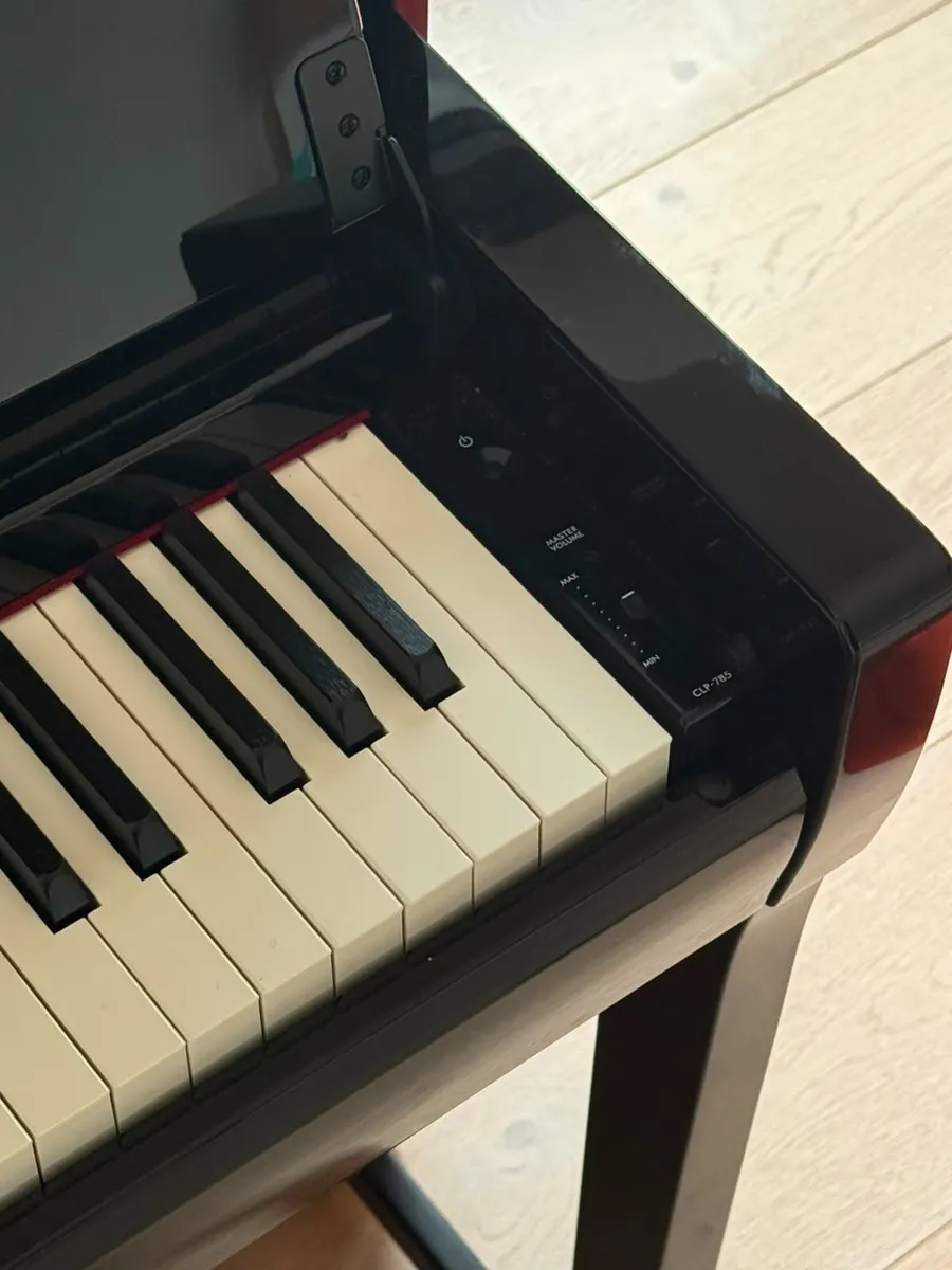 Yamaha Digital Piano - Image 3