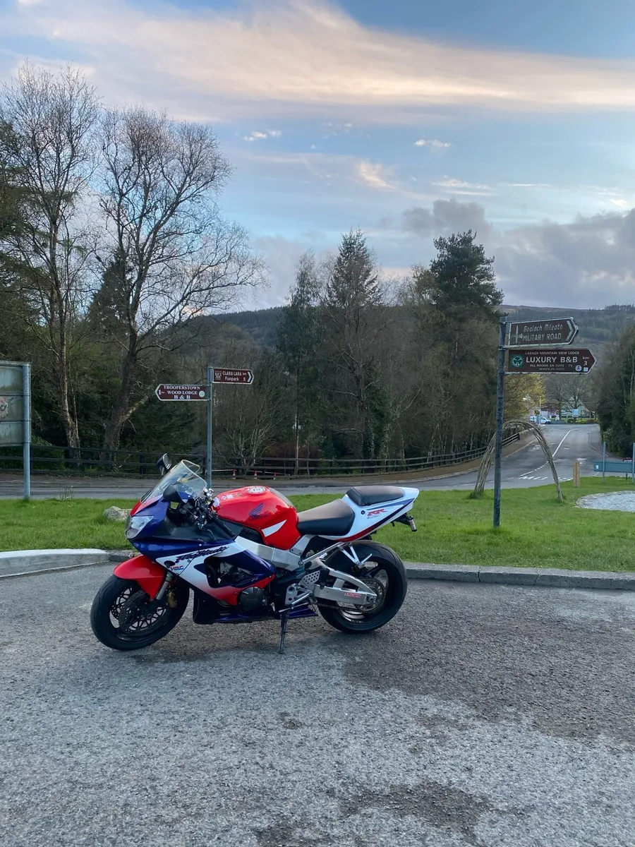 2001 Honda CBR929 Fireblade - Image 4