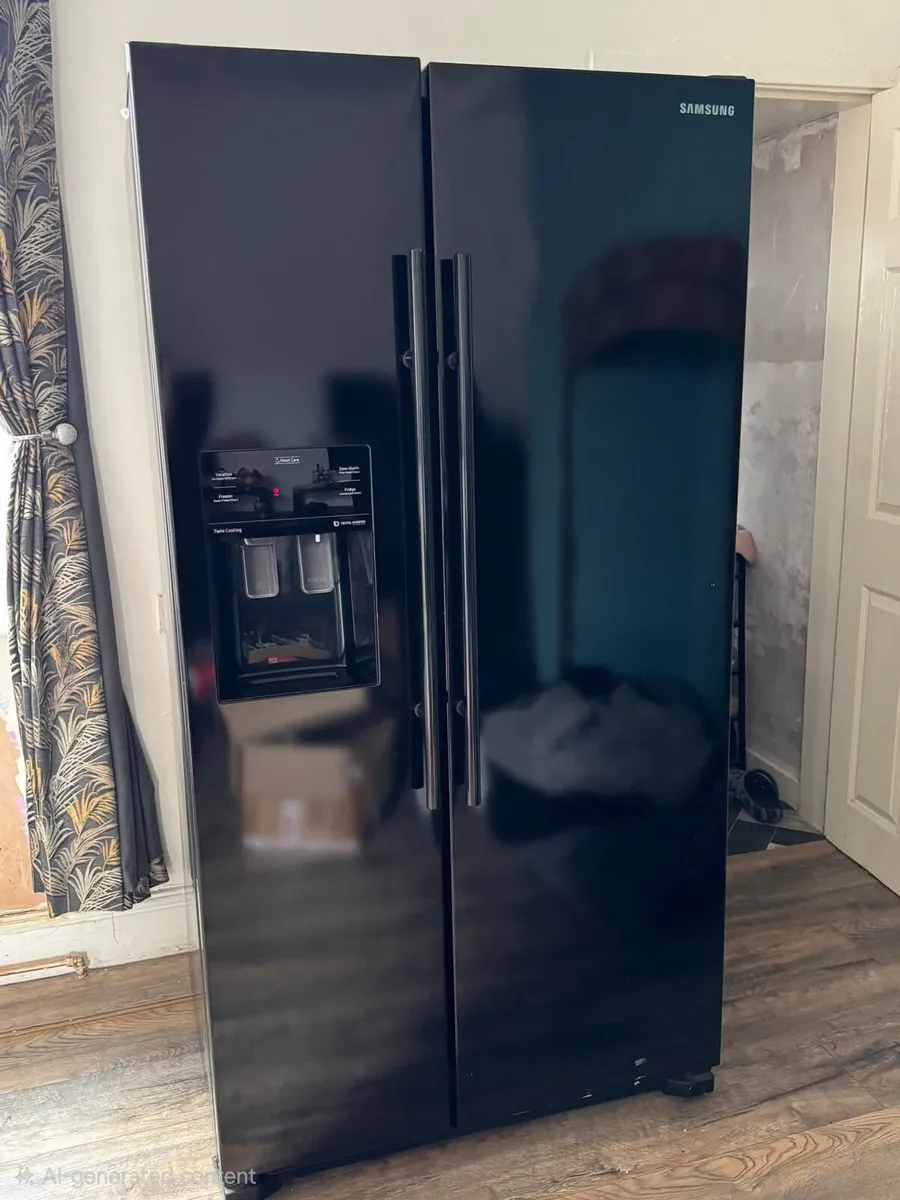 Samsung American Fridge Freezer - Image 1