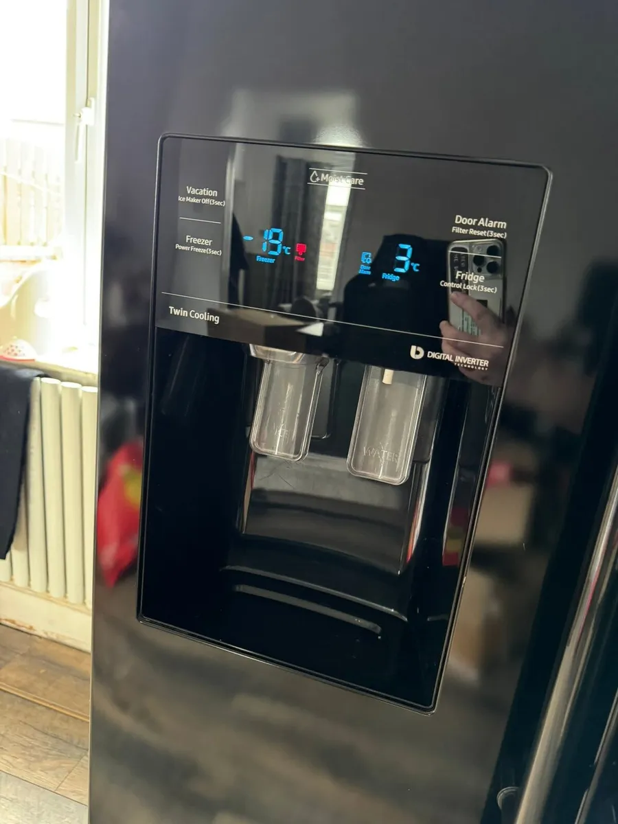 Samsung American Fridge Freezer - Image 4