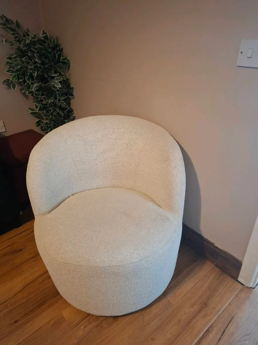Swivel chair