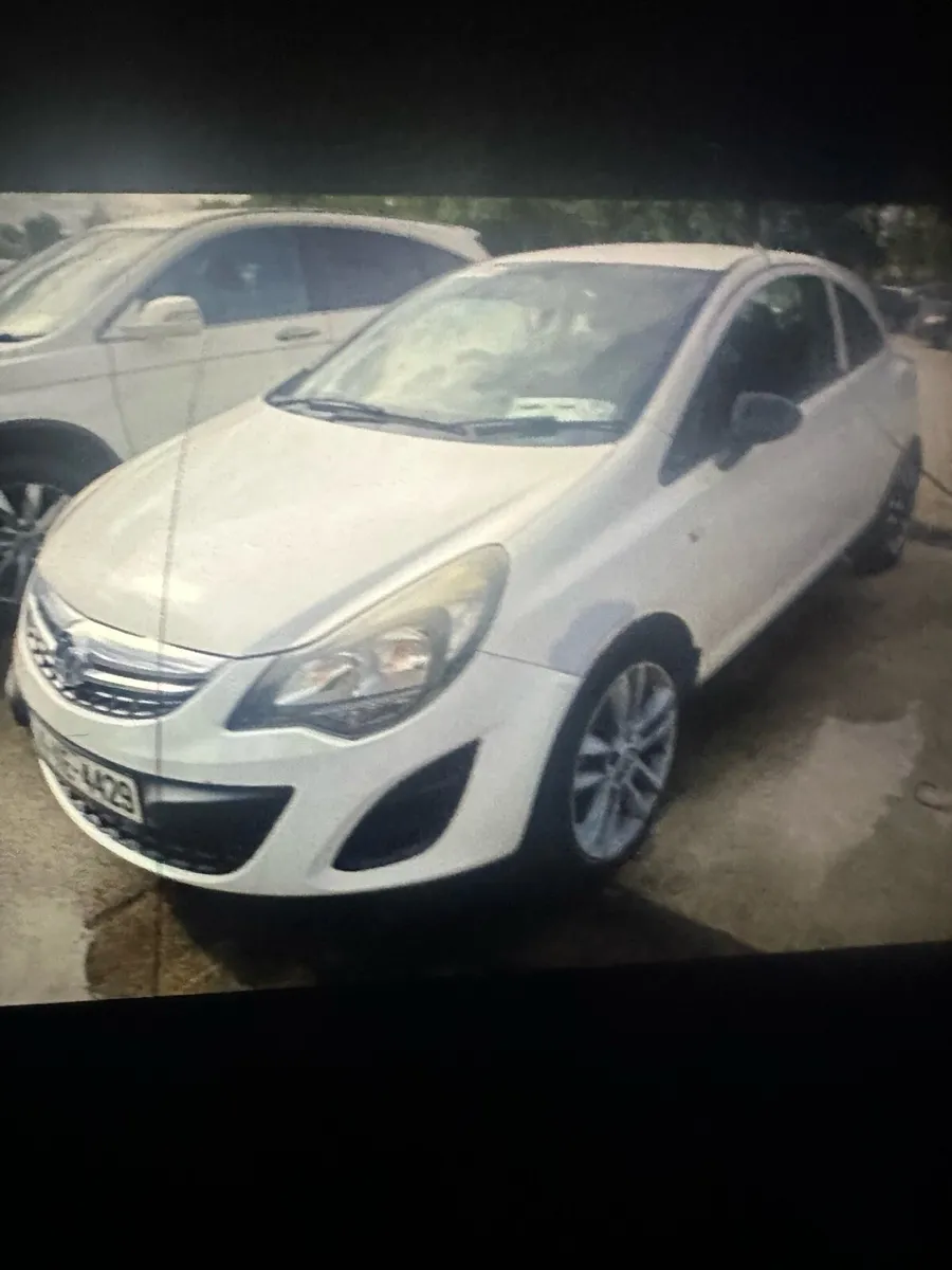 141 opel corsa 1.2  petrol very low mileage - Image 1