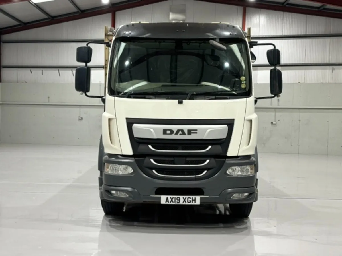 2019 DAF LF 260 18 TON SLEEPER CAB FLATBED - Image 2