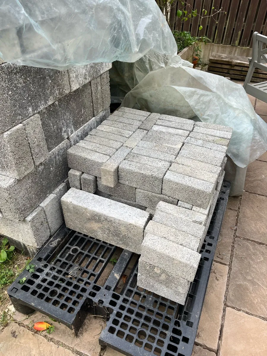 Block and bricks - Image 4